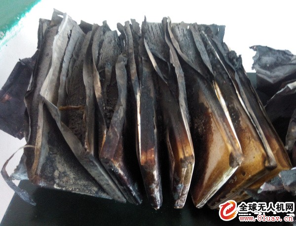 真吓人 无人机锂电池爆炸着火燃烧 初步分析是保护板放电保护电压值